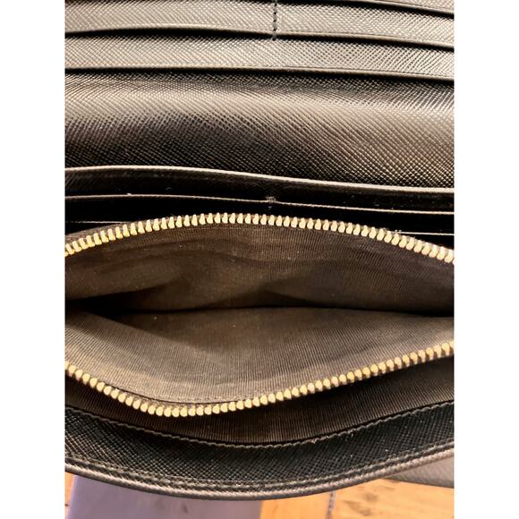 PRADA Black Saffiano Leather Continental Bow Wallet W/Authenticity Card and Box - Picture 10 of 16
